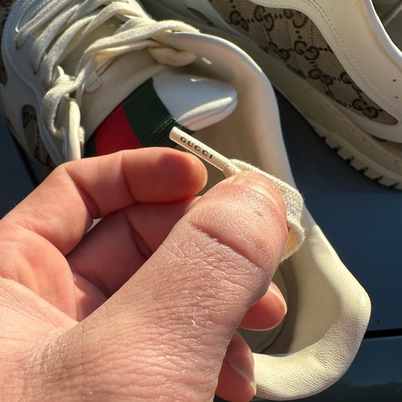 Lightly stepped in - Picture 5 of 7